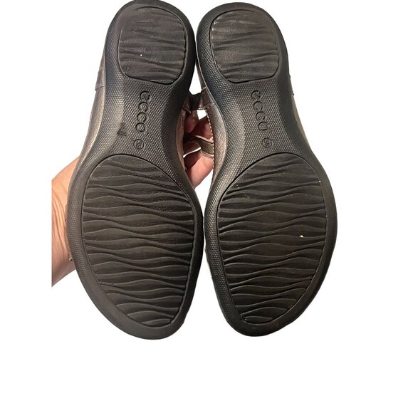 Ecco Pewter / Metallic Charcoal Gray T Strap Sandals Women's Size 38 7 7.5 Good - Picture 4 of 11